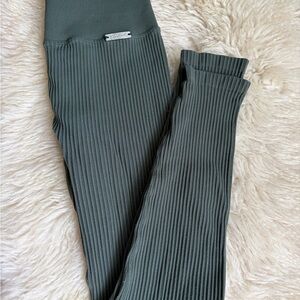 Bombshell Sportswear Ribbed Leggings in Olive Green